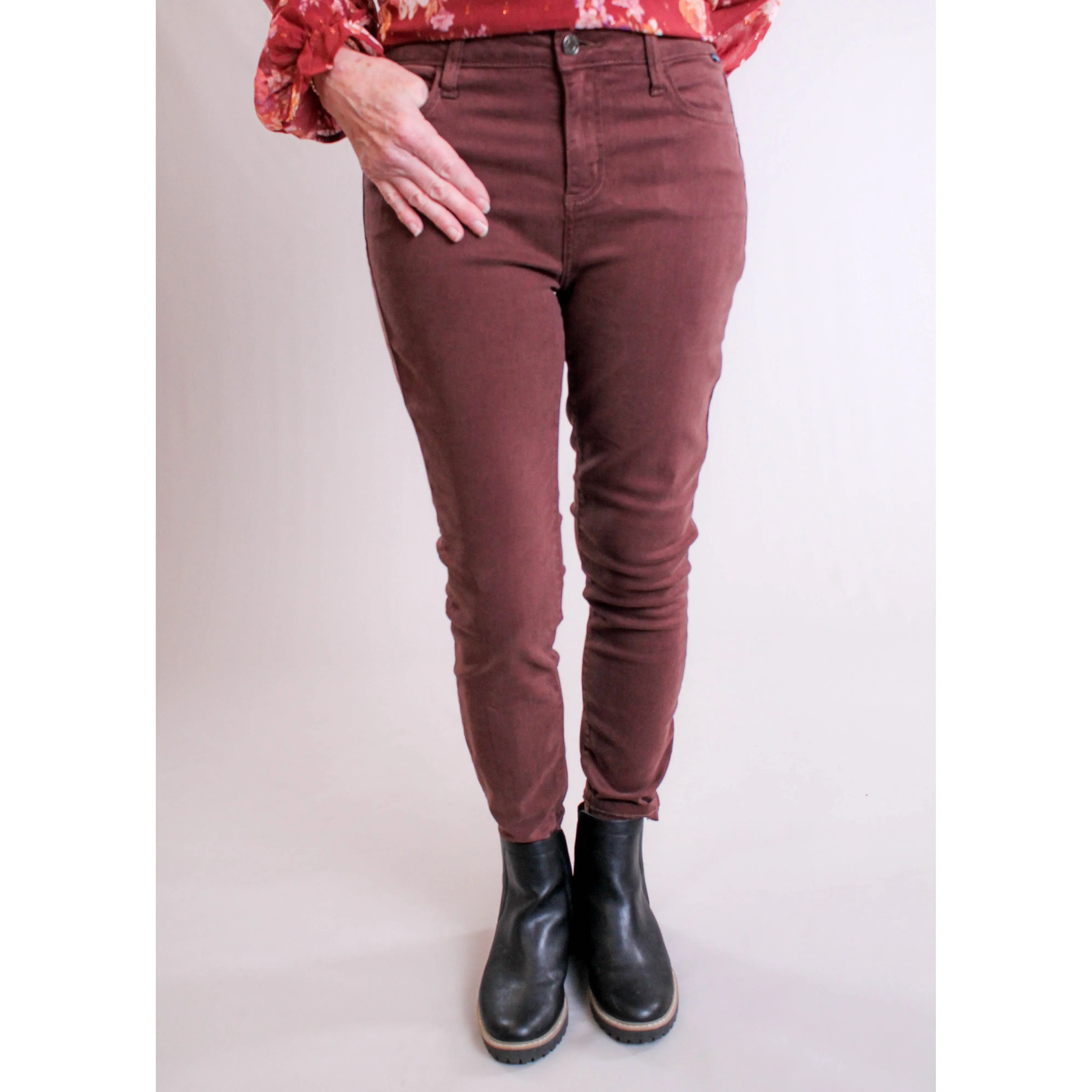 Cello Mid Rise Crop Skinny Jeans