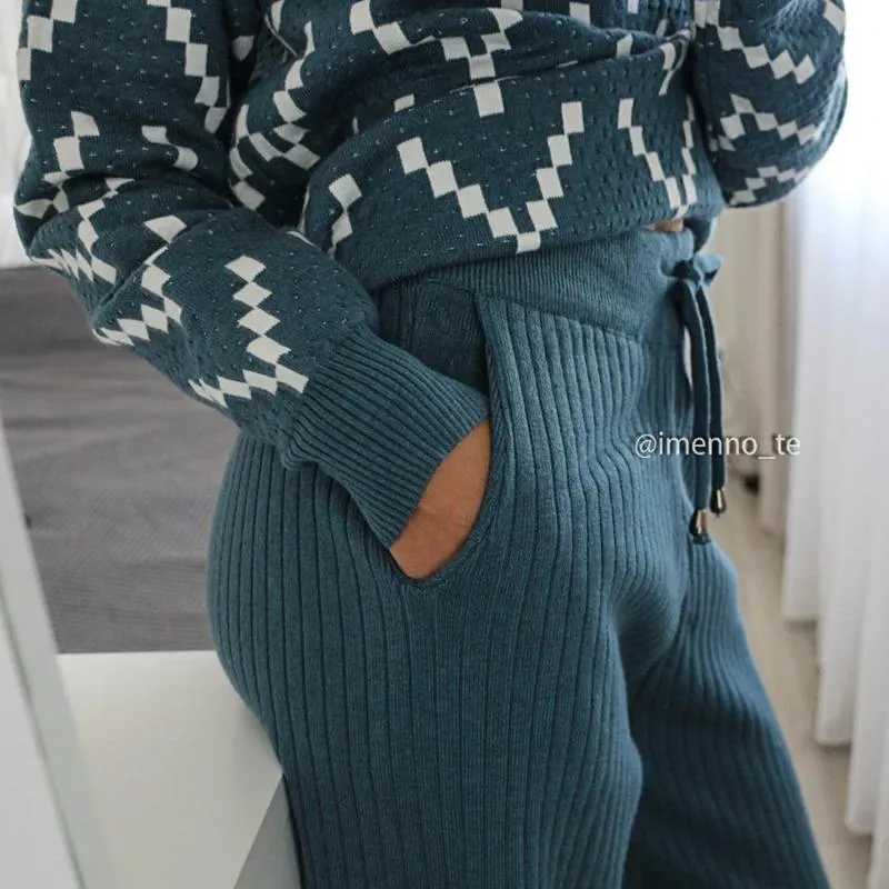 Comfortable Knitted Winter Tracksuit