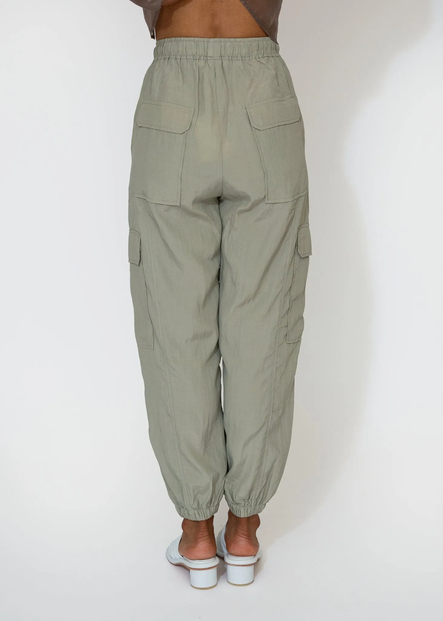 Lightweight Cargo Pants in Mint