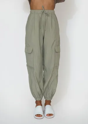 Lightweight Cargo Pants in Mint