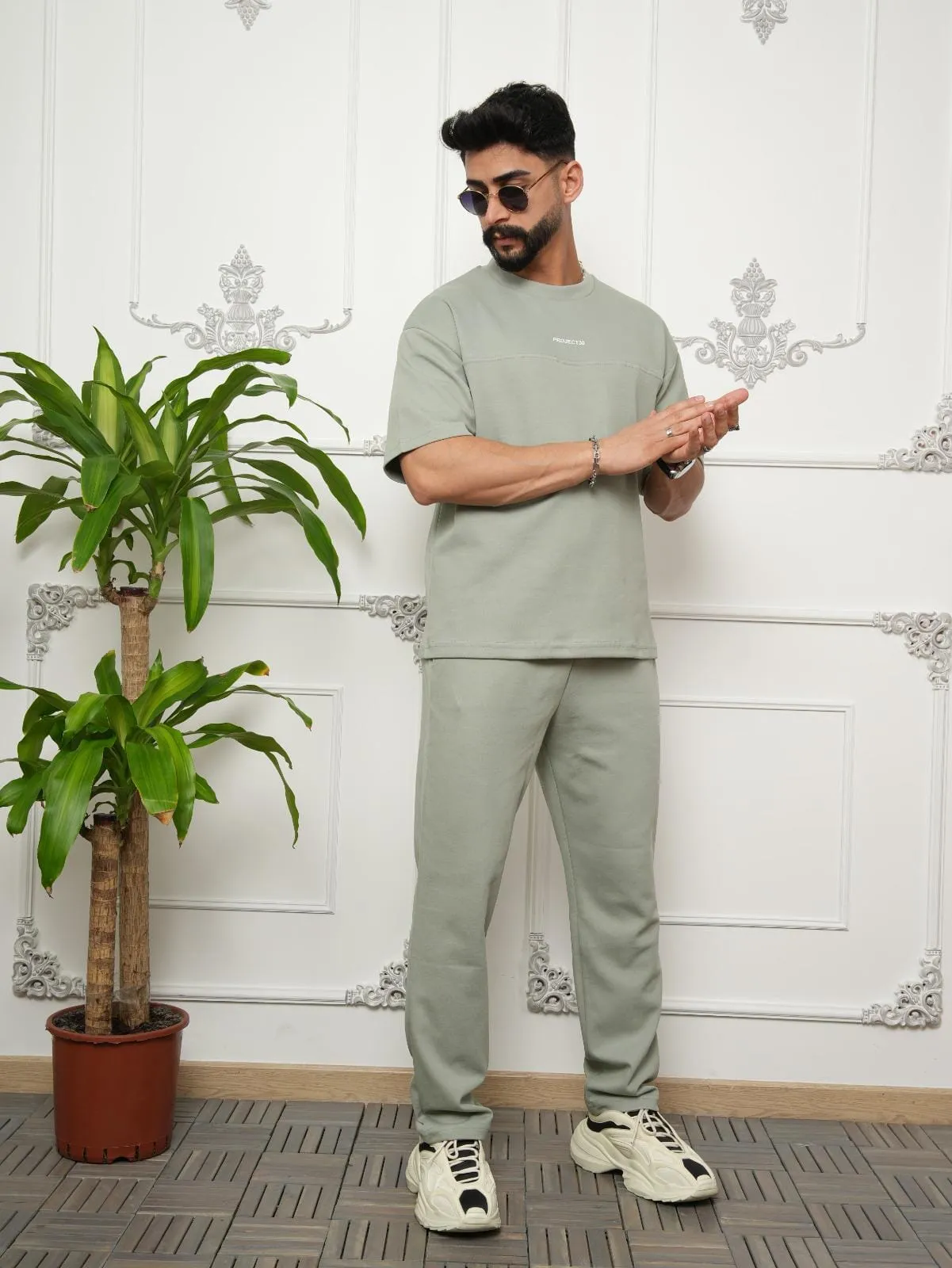 Men Solid Tee & Pants Set